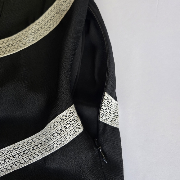 ANN TAYLOR Elegant Black and White Chevron Dress. Size 10 - Picture 7 of 12